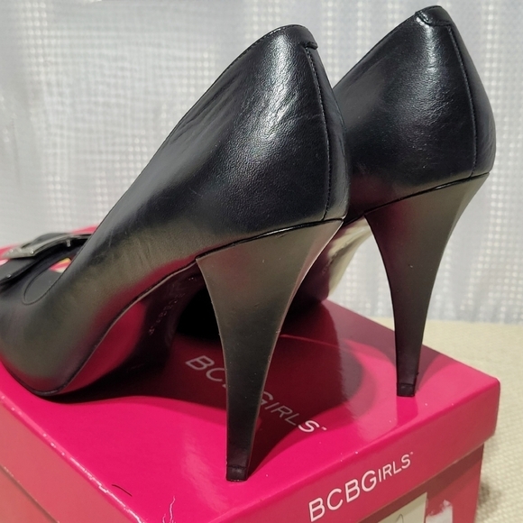 NWOT BCBGirls Black Peep toe with Silver Buckle 4" High Heels (9M) - Picture 5 of 11
